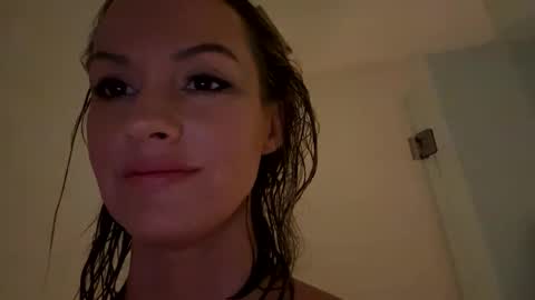 mmmmyesplease1 online show from 17, 12, 2024