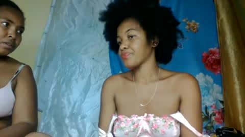 Snapshot of mmyriame chatting on 20, 6, 2026 mmyriame online show from 20, 6, 2026