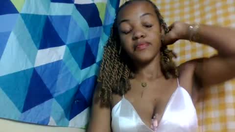 Snapshot of mmyriame chatting on 5, 7, 2026 mmyriame online show from 5, 7, 2026