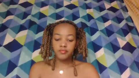 Snapshot of mmyriame chatting on 12, 7, 2026 mmyriame online show from 12, 7, 2026