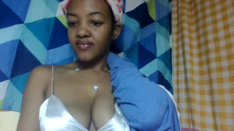 Snapshot of mmyriame chatting on 28, 7, 2026 mmyriame online show from 28, 7, 2026