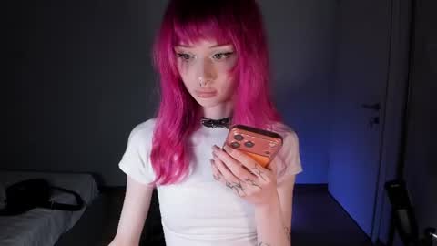 Snapshot of mnepohhh chatting on 15, 6, 2026 mnepohhh online show from 15, 6, 2026