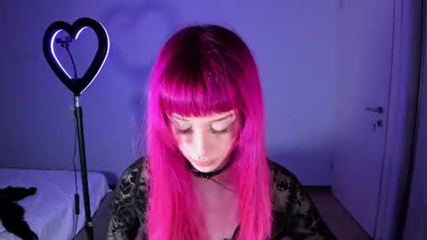 Snapshot of mnepohhh chatting on 4, 7, 2026 mnepohhh online show from 4, 7, 2026