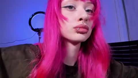 Snapshot of mnepohhh chatting on 21, 7, 2026 mnepohhh online show from 21, 7, 2026