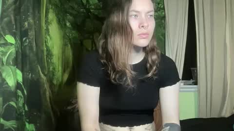 Snapshot of mo0n_goddess chatting on 22, 12, 2025 Misty online show from 22, 12, 2025