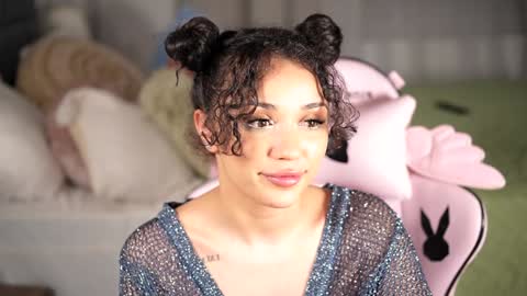 Snapshot of moan_4_you chatting on 24, 1, 2025 Ruxxx online show from 24, 1, 2025