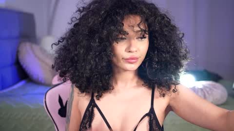 Snapshot of moan_4_you chatting on 27, 1, 2025 Ruxxx online show from 27, 1, 2025