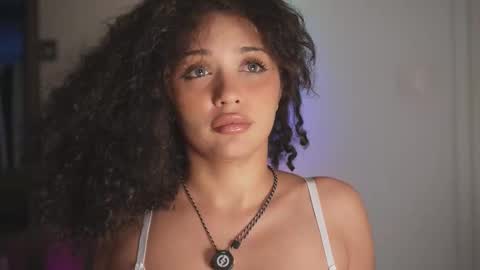 Snapshot of moan_4_you chatting on 15, 9, 2025 Ruxxx online show from 15, 9, 2025