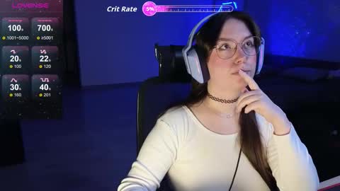 Snapshot of moaning___lisa chatting on 12, 11, 2025 to support follow the fanclub online show from 12, 11, 2025