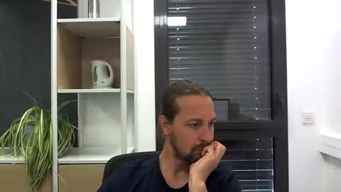 Julien online show from 8, 6, 2026