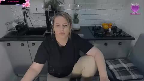 erika online show from 16, 12, 2025