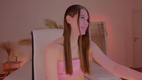 Snapshot of mol1y_kitten chatting on 9, 12, 2024 Molly online show from 9, 12, 2024