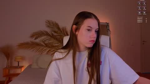 Snapshot of mol1y_kitten chatting on 12, 12, 2024 Molly online show from 12, 12, 2024