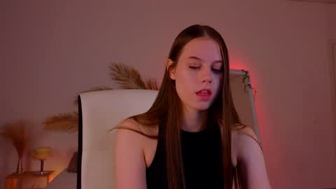 Snapshot of mol1y_kitten chatting on 15, 12, 2024 Molly online show from 15, 12, 2024