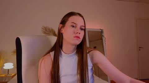 Snapshot of mol1y_kitten chatting on 20, 12, 2024 Molly online show from 20, 12, 2024