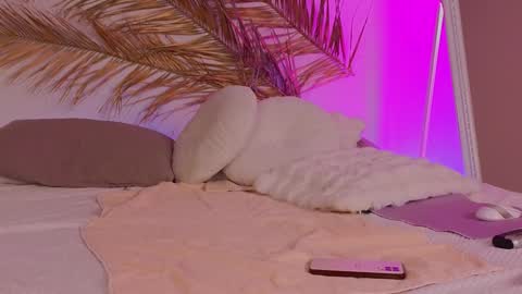 Snapshot of mol1y_kitten chatting on 21, 12, 2024 Molly online show from 21, 12, 2024