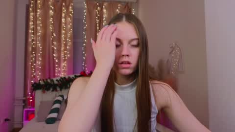 Snapshot of mol1y_kitten chatting on 4, 1, 2025 Molly online show from 4, 1, 2025