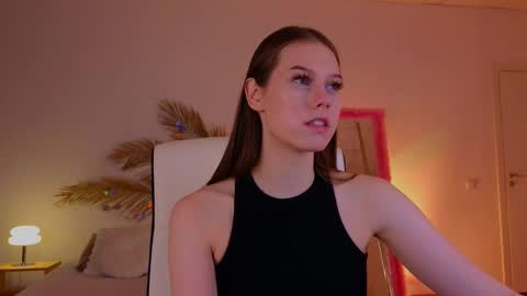 Snapshot of mol1y_kitten chatting on 13, 2, 2025 Molly online show from 13, 2, 2025