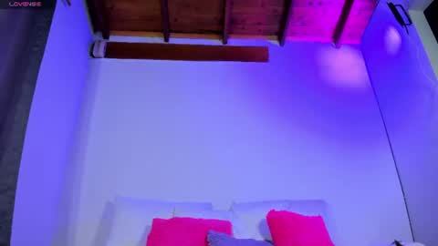 M o L l i E  online show from 27, 7, 2026