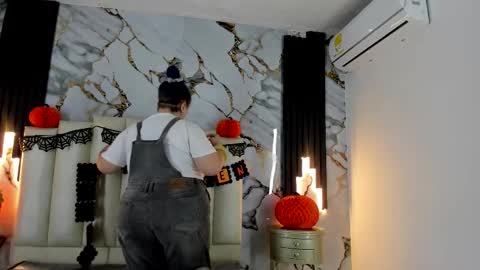 Hey Guys  Im Mollie online show from 29, 10, 2025