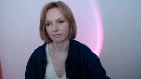 mollilove online show from 8, 6, 2026