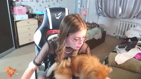 Molly Prvt is open online show from 7, 3, 2025