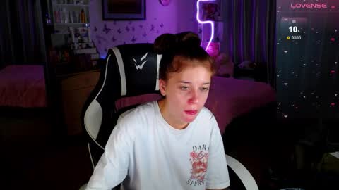 Molly Prvt is open online show from 9, 9, 2025