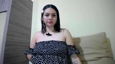 Snapshot of molly_fragance chatting on 15, 9, 2025 Molly online show from 15, 9, 2025