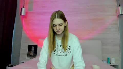 Molly Hunt online show from 26, 4, 2026