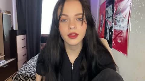 molly_kinkli online show from 19, 4, 2026