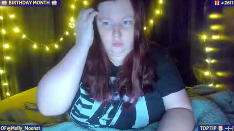molly_moons online show from 2, 12, 2025