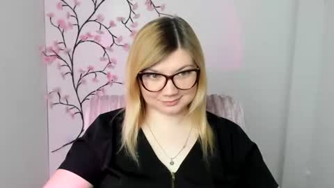 Molly online show from 4, 4, 2026