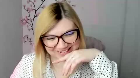 Molly online show from 27, 4, 2026