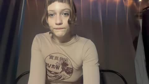 molly_poly online show from 12, 4, 2026