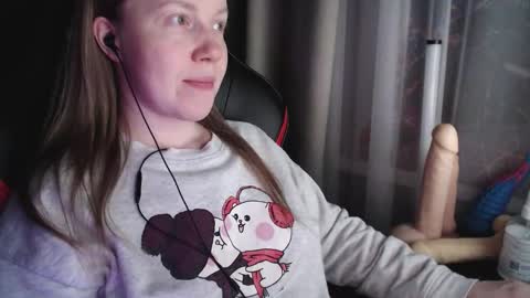 I have new photos come and see with love Molly online show from 7, 3, 2026