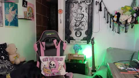 Molly online show from 6, 2, 2026