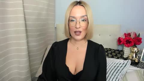 Snapshot of mollycrazy chatting on 26, 10, 2025 MollyCrazy online show from 26, 10, 2025