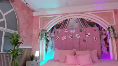 Snapshot of mollydoll_amour chatting on 14, 7, 2026 MollyDoll online show from 14, 7, 2026