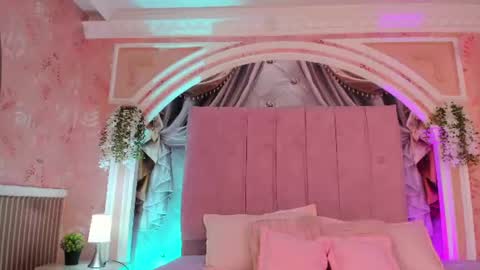 Snapshot of mollydoll_amour chatting on 30, 7, 2026 MollyDoll online show from 30, 7, 2026