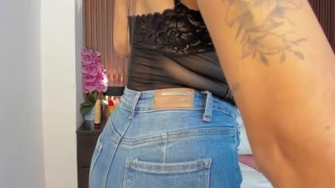 mollylove_ online show from 24, 4, 2026