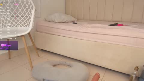 Molly  online show from 10, 1, 2025