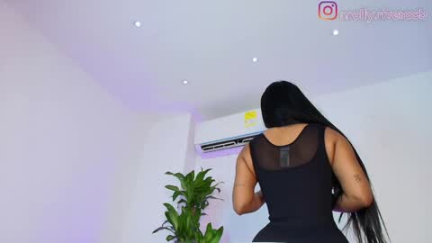 Molly  online show from 5, 6, 2026