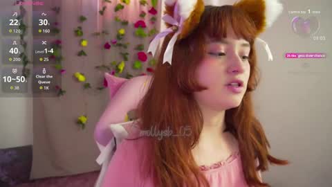 Snapshot of mollysb_05 chatting on 15, 9, 2025 mollysb_05 online show from 15, 9, 2025