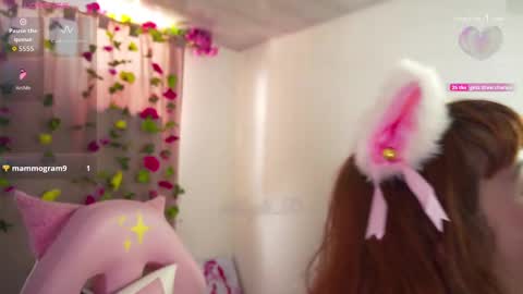 Snapshot of mollysb_05 chatting on 20, 9, 2025 mollysb_05 online show from 20, 9, 2025