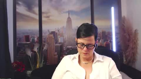 Snapshot of mollysun chatting on 18, 9, 2025 MollySun Nina Randmann online show from 18, 9, 2025