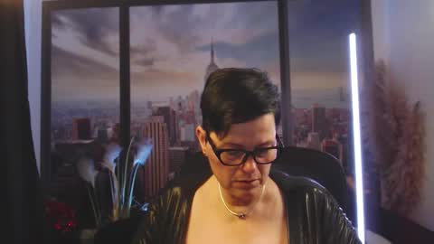 Snapshot of mollysun chatting on 22, 9, 2025 MollySun Nina Randmann online show from 22, 9, 2025