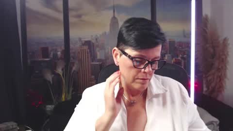 Snapshot of mollysun chatting on 23, 9, 2025 MollySun Nina Randmann online show from 23, 9, 2025