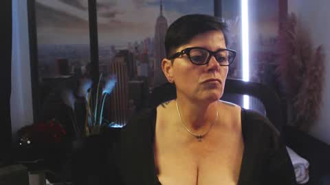 Snapshot of mollysun chatting on 4, 10, 2025 MollySun Nina Randmann online show from 4, 10, 2025