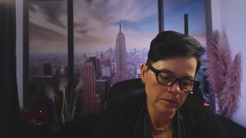 Snapshot of mollysun chatting on 7, 10, 2025 MollySun Nina Randmann online show from 7, 10, 2025