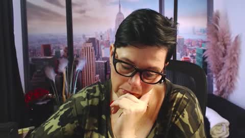 Snapshot of mollysun chatting on 13, 10, 2025 MollySun Nina Randmann online show from 13, 10, 2025